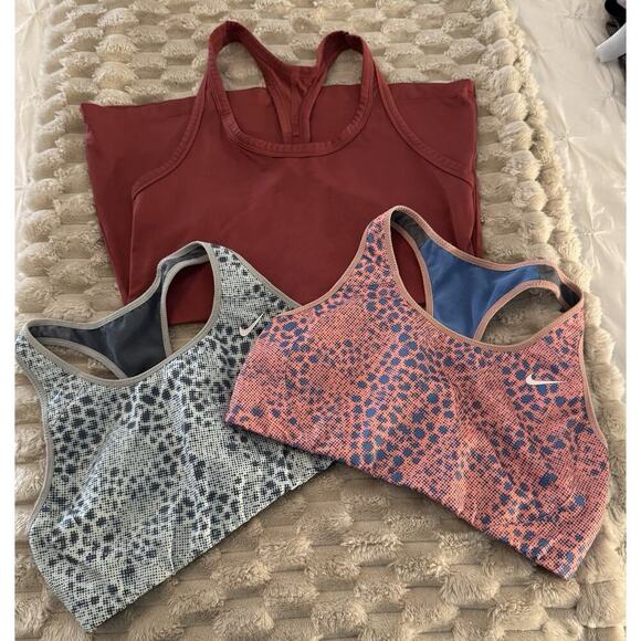Nike Shirt Women’s Sleeveless Ribbed Racer Back Tank/2 Sports Bra Lot Size M - Picture 1 of 6